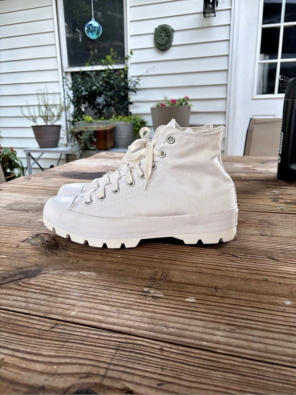 Converse Chuck Taylor All Star Lugged High Top White Women’s 11 Platform 565902C